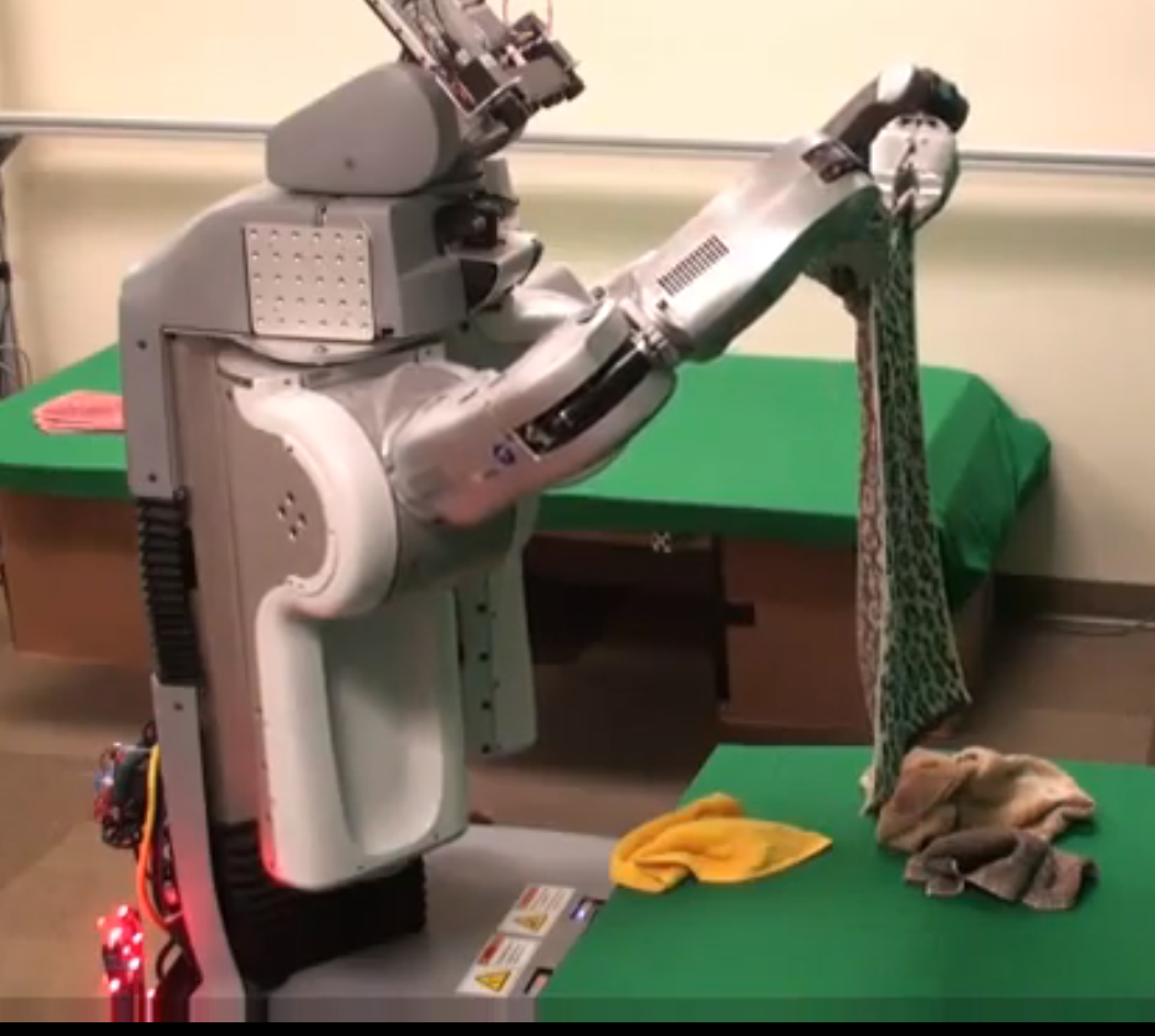 Robot folds clothes - seriously